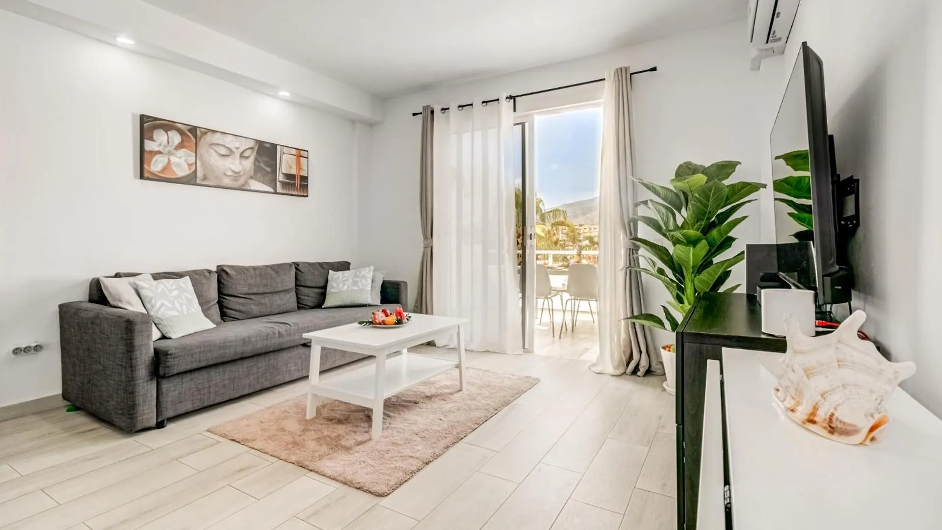 Cosy Apartment With Great View 아데제 스페인