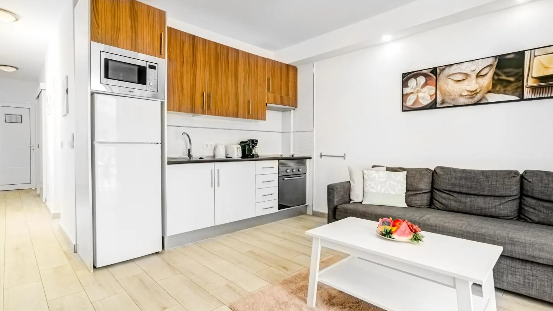 Cosy Apartment With Great View 아데제